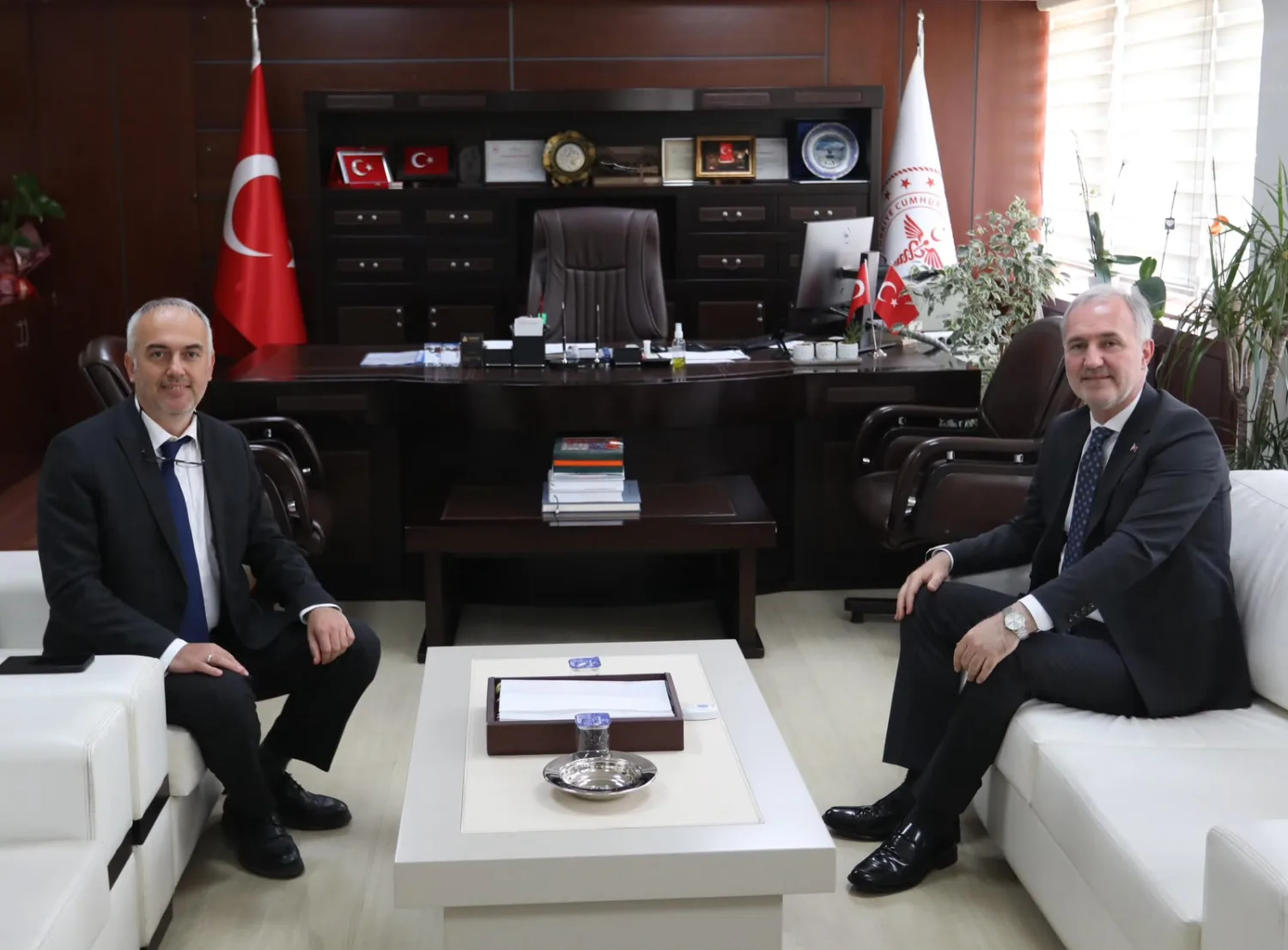 İnegöl’ün Sağlık Geleceği Planlanıyor: Aile Hekimliği Yoğunluğuna Kalıcı Çözüm!