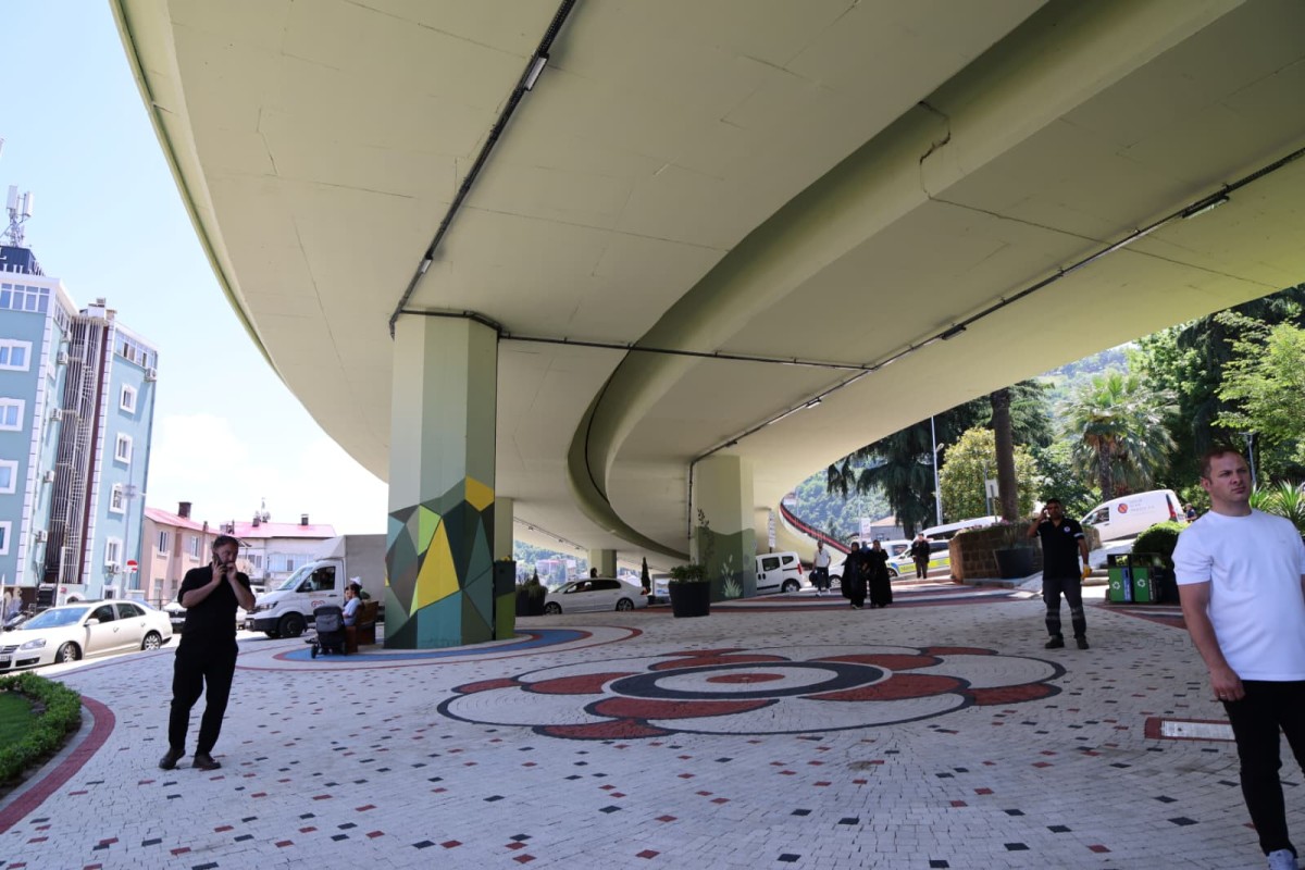 Trabzon’da Meydan’ın Çehresi Değişti: Viyadük Altı Sosyal Alana Dönüştü!