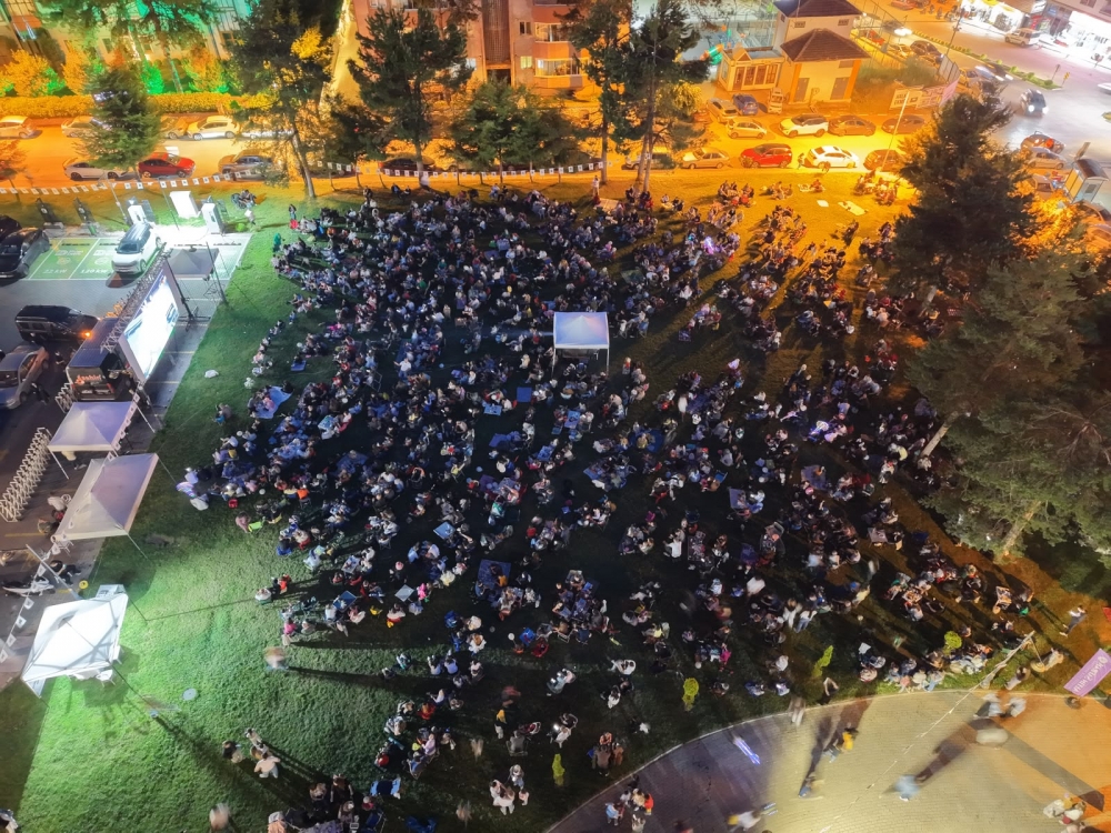 Tarihi Kentte Yıldızlar Altında Sinema Keyfi: Safranbolu’da Açık Hava Geceleri Hınca Hınç Başladı!
