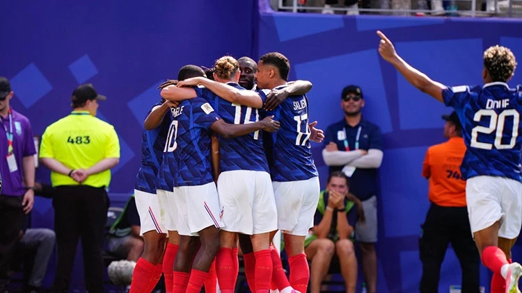 DÜNYA KUPASI'NDA HOROZLAR COŞTU: FRANSA, SENEGAL ENGELİNİ MBAPPE İLE GEÇTİ