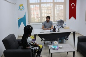 HALİLİYE'DE PSİKOLOGLAR KARNE HEYECANINA REHBERLİK EDİYOR