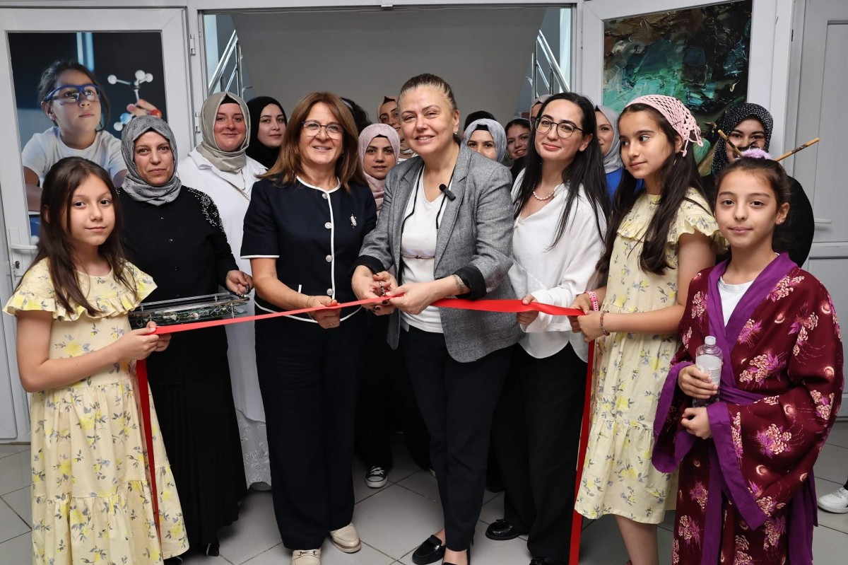 NİLÜFER'DE KADINLARIN EL EMEĞİ ESERLERİ ÇALI'DA VİTRİNE ÇIKTI