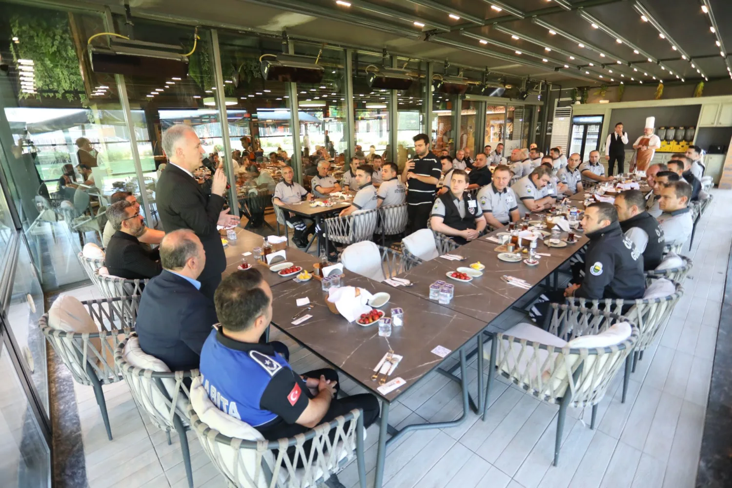 BAŞKAN ALPER TABAN BELEDİYENİN GÜVENLİK ORDUSUYLA AYNI SOFRADA BULUŞTU