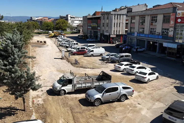 İnegöl'de Ertuğrulgazi Caddesi'ne 165 araçlık otopark