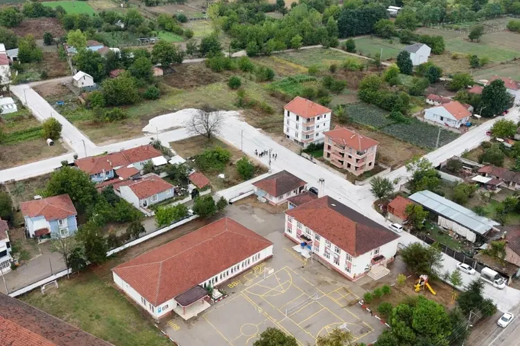 İnegöl'ün Kurşunlu Mahallesi'nde 8 sokakta sathi kaplama