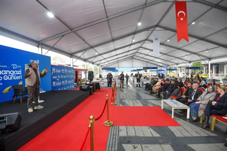 Bursa’da kitap rüzgarı! Osmangazi Kitap Günleri devam ediyor