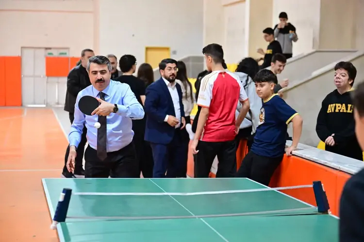 Yıldırım'da Başkan Yılmaz gençlerle spor yaptı