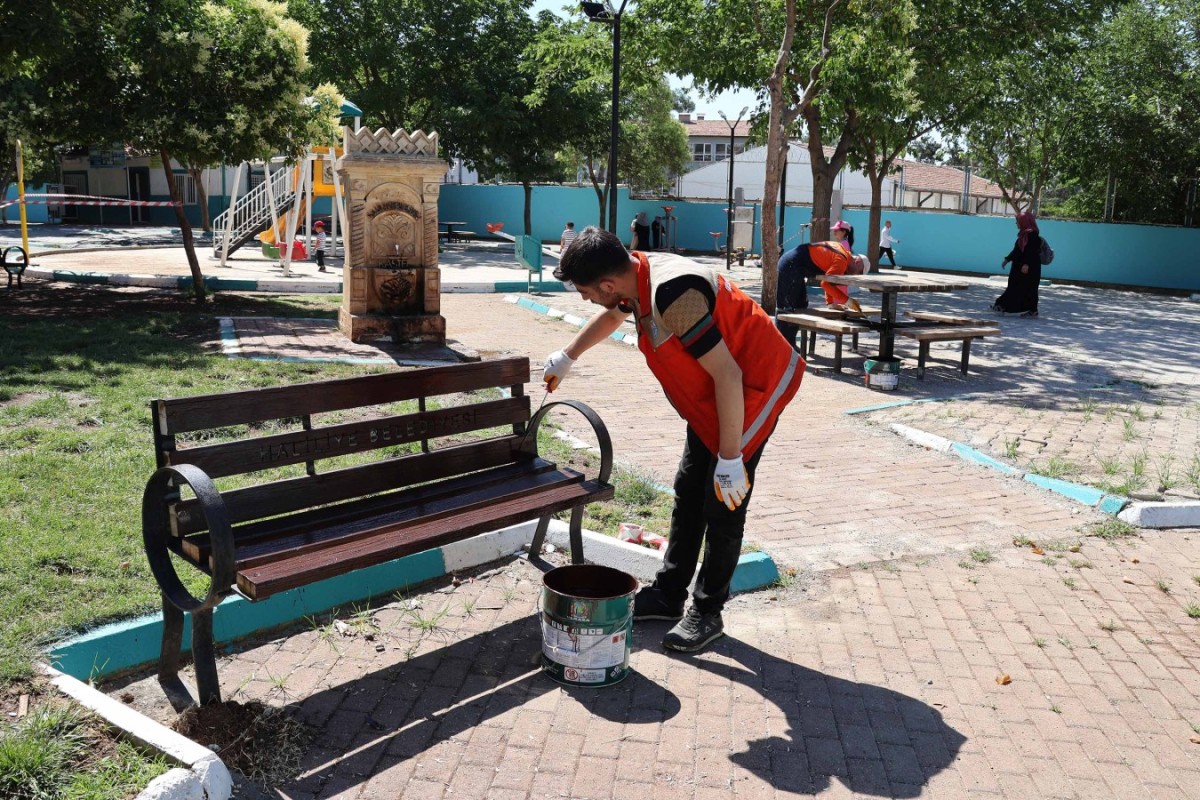 HALİLİYE’DE YEŞİL SEFERBERLİK: MEVCUT PARKLAR MODERN YAŞAM MERKEZLERİNE DÖNÜŞÜYOR