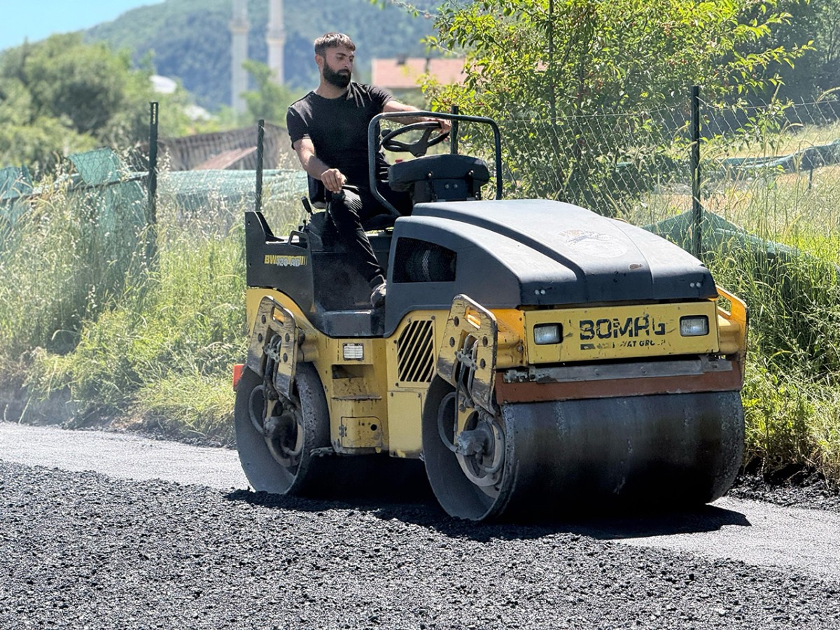 KARABÜK'TE ASFALT SEFERBERLİĞİ: ÜÇ MAHALLEDE EŞ ZAMANLI ÇALIŞMA BAŞLADI