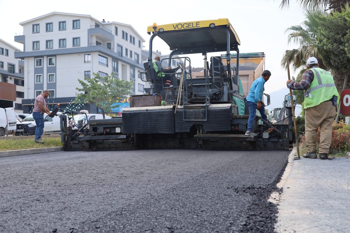 NİLÜFER’DE ULAŞIM KONFORU ARTIYOR: DEMİRCİ YOLU CADDESİ BAŞTAN AŞAĞI YENİLENİYOR