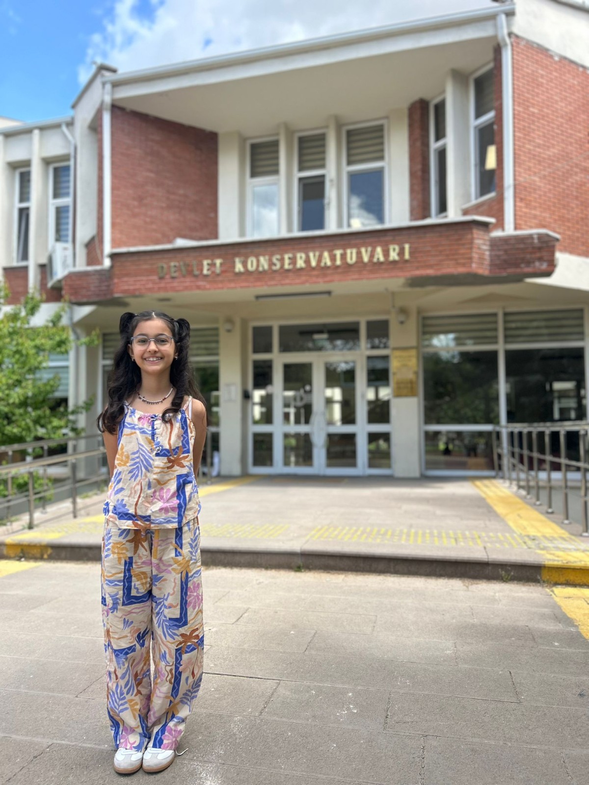 BİLECİK'TE SANATIN MEYVELERİ TOPLANIYOR: SANAT AKADEMİSİ ÖĞRENCİLERİ KONSERVATUVARLI OLDU