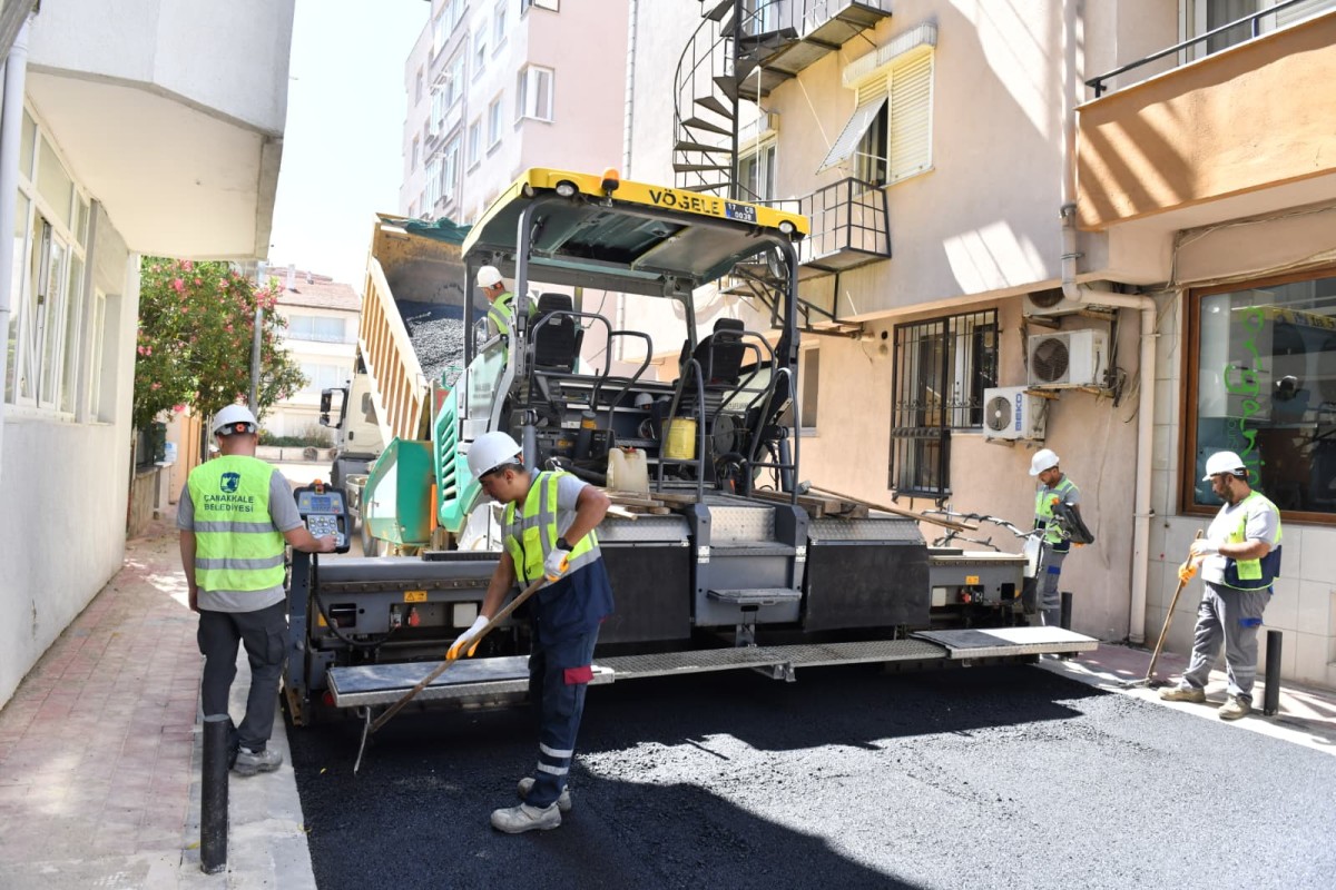 ÇANAKKALE'DE BÜYÜK ALTYAPI VE ÜSTYAPI SEFERBERLİĞİ: CEVATPAŞA MAHALLESİ’NİN SOKAKLARI EN BAŞTAN YENİLENİYOR!