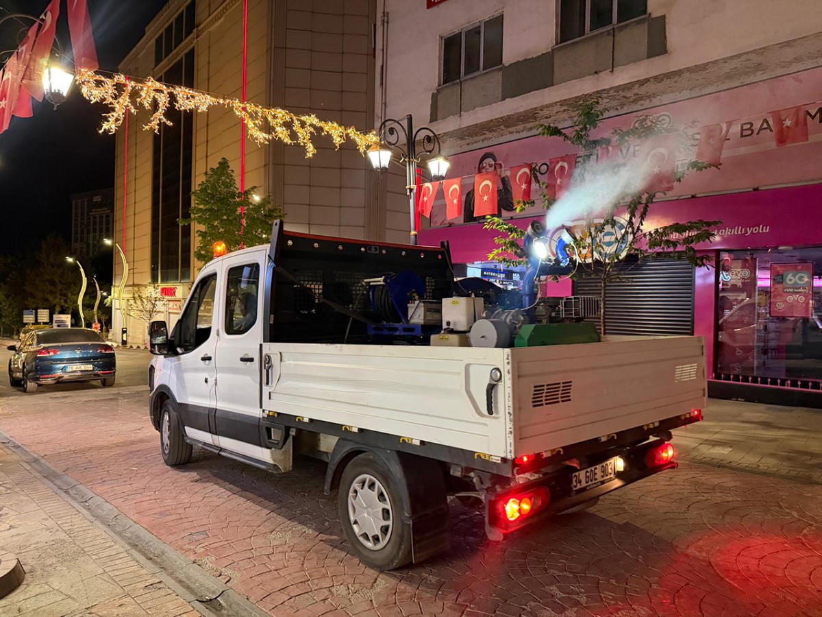KARABÜK BELEDİYESİNDEN SİNEK VE HAŞERELERE KARŞI YOĞUN MÜCADELE